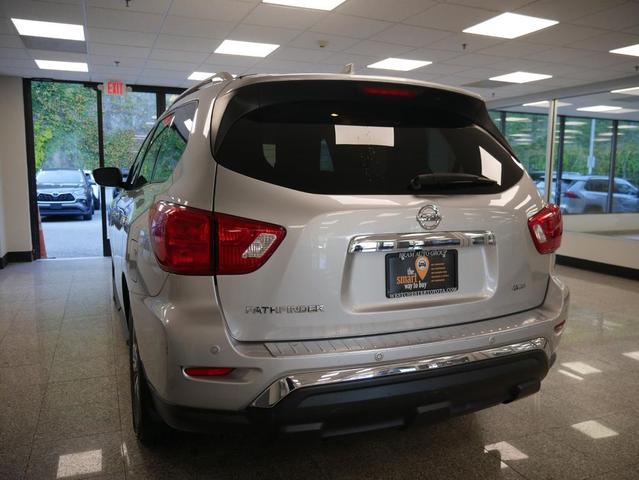 Photo of 2020 Brilliant Silver Metallic Nissan Pathfinder
