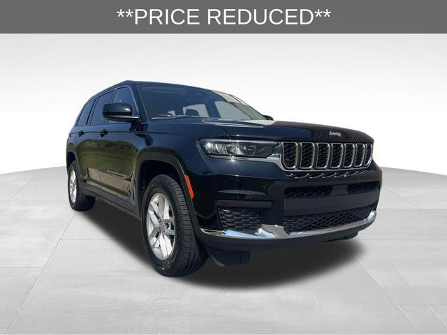 Photo of 2023 Diamond Black Crystal Pearlcoat Jeep Grand Cherokee L