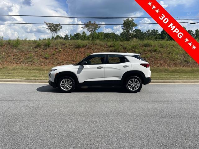 Photo of 2022 Summit White Chevrolet Trailblazer