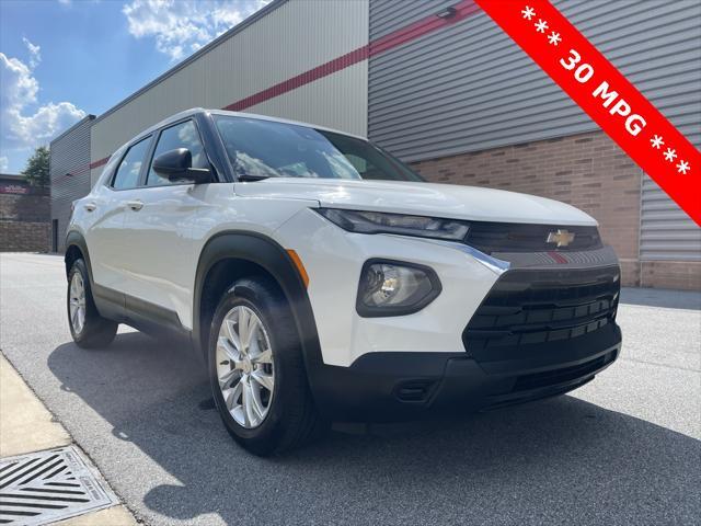 Photo of 2022 Summit White Chevrolet Trailblazer