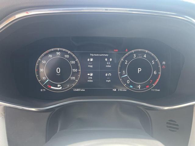 Photo of 2024 Fuji White Jaguar F-PACE