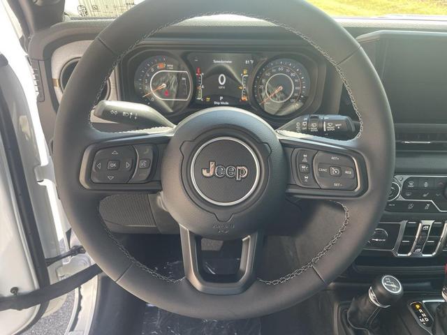 Photo of 2025 Bright White Clearcoat Jeep Wrangler