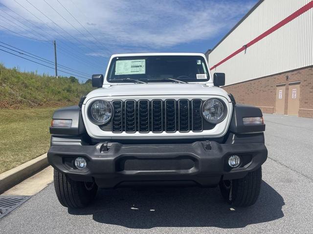 Photo of 2025 Bright White Clearcoat Jeep Wrangler