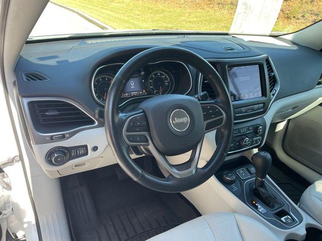 Photo of 2021 Bright White Clearcoat Jeep Cherokee