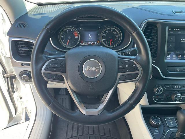 Photo of 2021 Bright White Clearcoat Jeep Cherokee