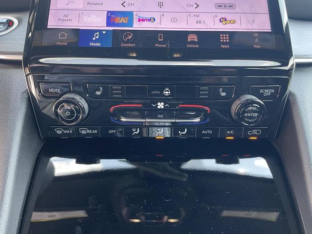 Photo of 2025 Silver Zynith Jeep Grand Cherokee L