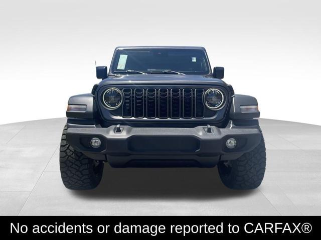 Photo of 2025 Granite Crystal Metallic Clearcoat Jeep Wrangler