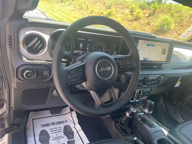 Photo of 2025 Granite Crystal Metallic Clearcoat Jeep Wrangler