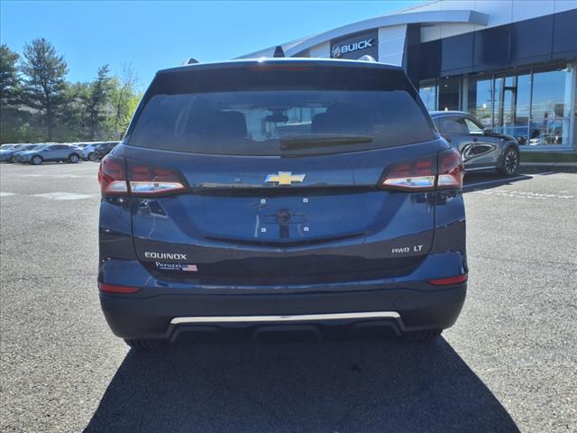 Photo of 2022 Blue Glow Metallic Chevrolet Equinox