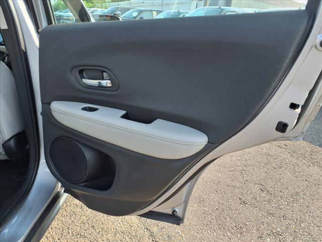 Photo of 2022 Platinum White Pearl Honda HR-V