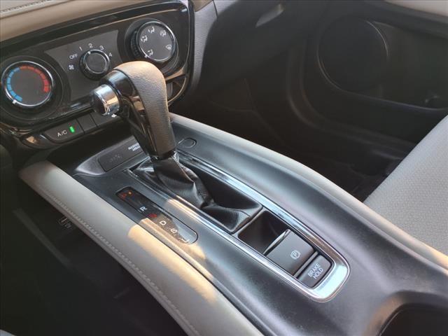 Photo of 2022 Platinum White Pearl Honda HR-V
