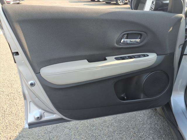 Photo of 2022 Platinum White Pearl Honda HR-V