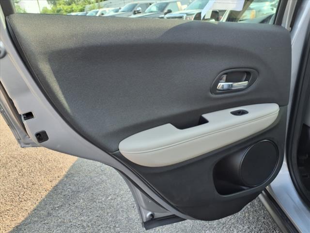 Photo of 2022 Platinum White Pearl Honda HR-V