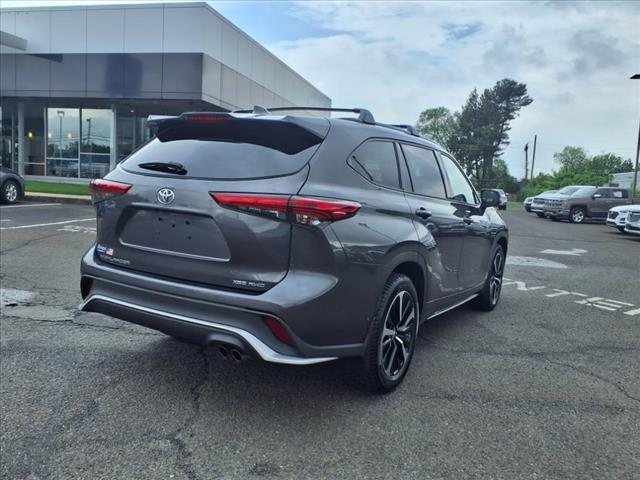 Photo of 2022 Grey Toyota Highlander