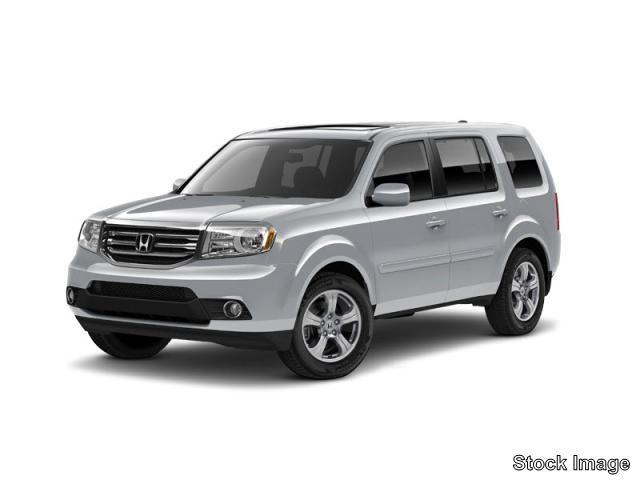 Photo of 2015 Alabaster Silver Metallic Honda Pilot
