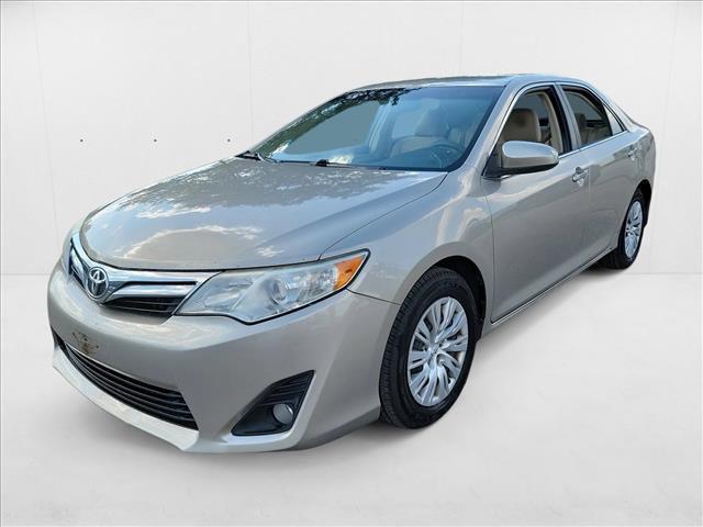 Photo of 2014 Creme Brulee Mica Toyota Camry