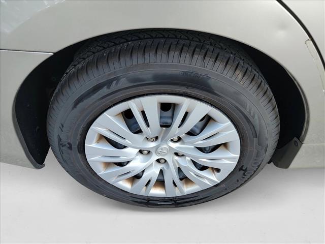 Photo of 2014 Creme Brulee Mica Toyota Camry