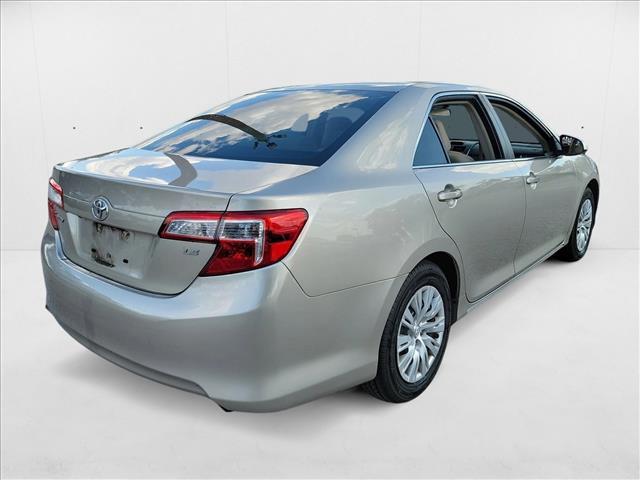 Photo of 2014 Creme Brulee Mica Toyota Camry