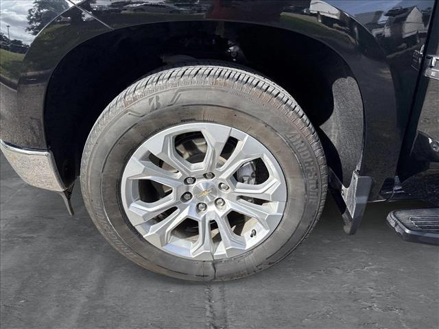 Photo of 2024 Black Chevrolet Silverado 1500
