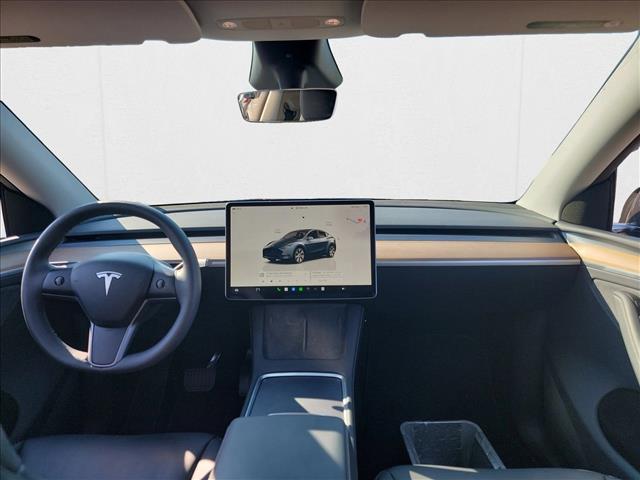 Photo of 2024 Deep Blue Metallic Tesla Model Y