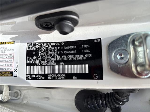 Photo of 2022 White Toyota 4Runner