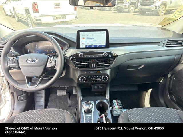 Photo of 2023 Oxford White Ford Escape