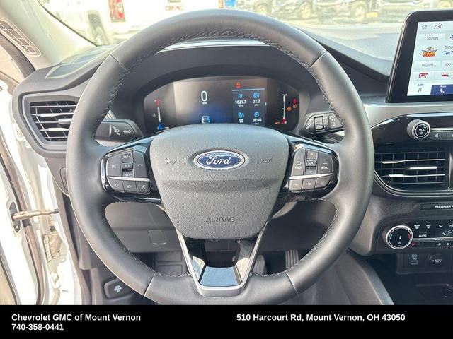 Photo of 2023 Oxford White Ford Escape