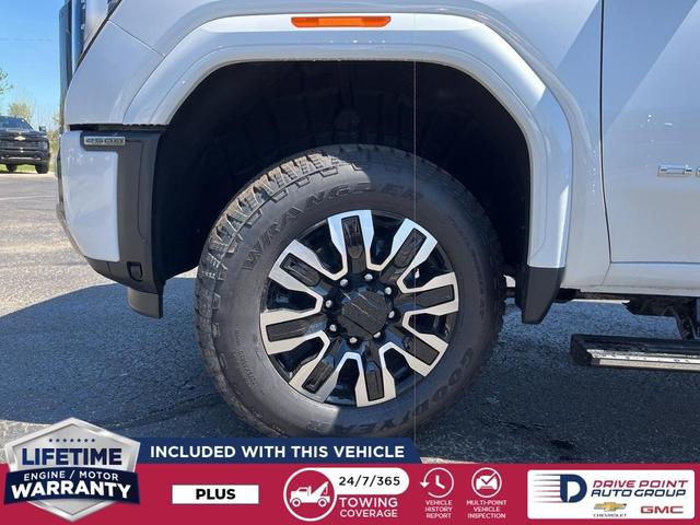 Photo of 2025 White Frost Tri-Coat GMC Sierra 2500