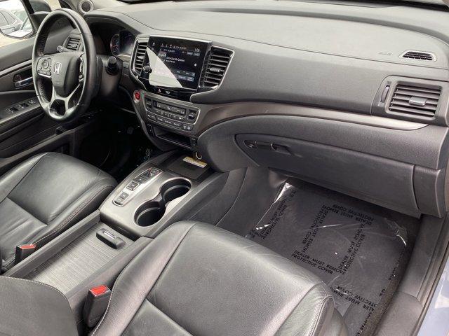 Photo of 2022 Sonic Gray Pearl Honda Pilot