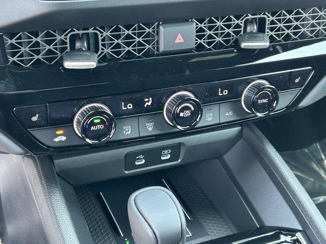 Photo of 2025 Platinum White Pearl Honda Accord Hybrid