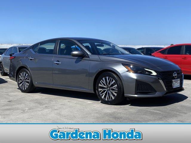 Photo of 2023 Gun Metallic Nissan Altima