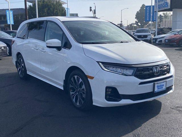 Photo of 2025 Platinum White Pearl Honda Odyssey