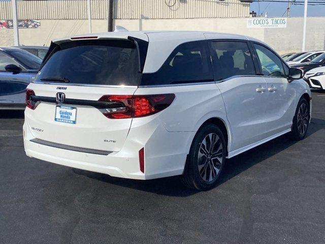 Photo of 2025 Platinum White Pearl Honda Odyssey