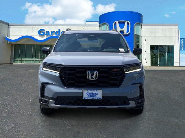 Photo of 2025 Sonic Gray Pearl Honda Pilot