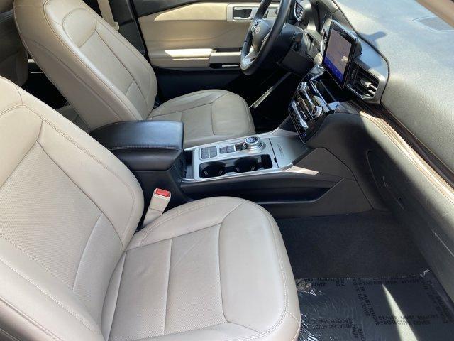 Photo of 2023 Oxford White Ford Explorer