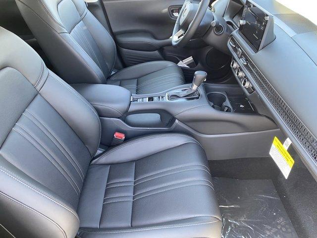 Photo of 2026 Platinum White Pearl Honda HR-V
