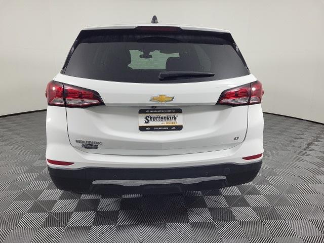 Photo of 2023 Summit White Chevrolet Equinox