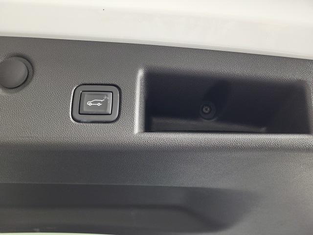 Photo of 2023 Summit White Chevrolet Equinox