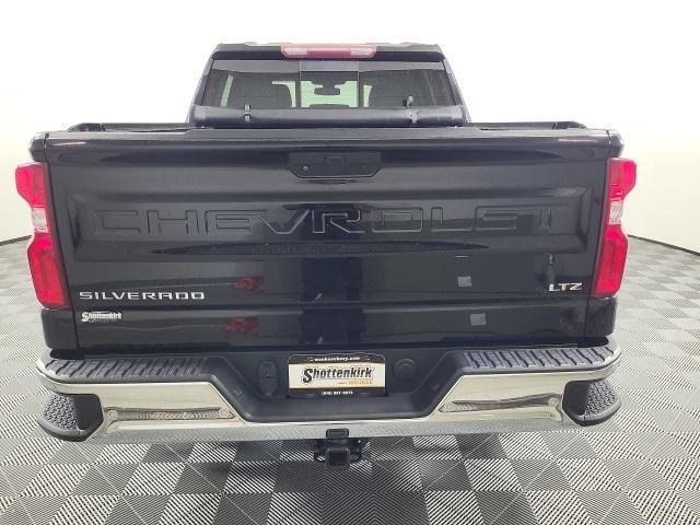 Photo of 2019 Black Chevrolet Silverado 1500