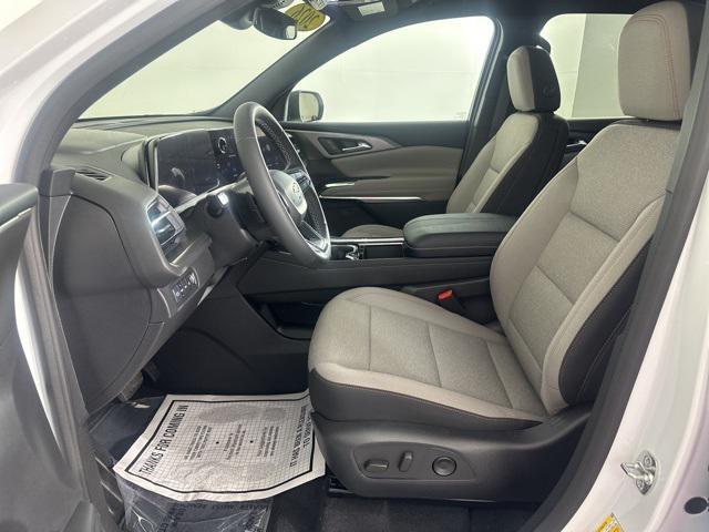 Photo of 2026 White Chevrolet Traverse