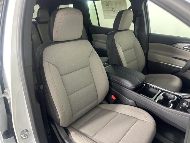 Photo of 2026 White Chevrolet Traverse