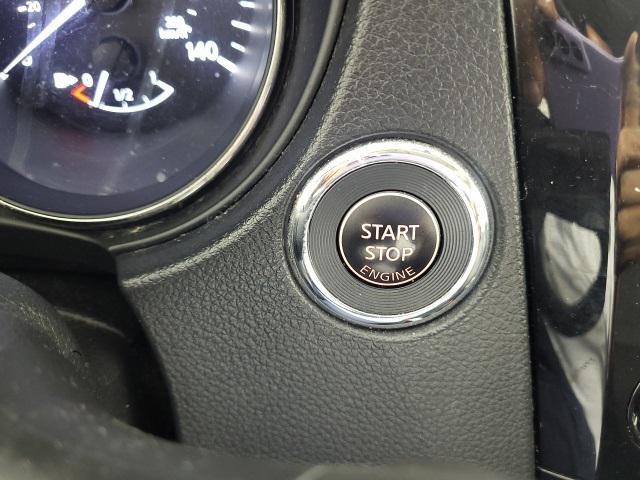 Photo of 2018 Magnetic Black Nissan Rogue