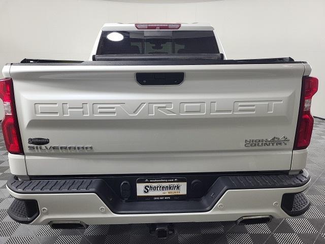 Photo of 2019 Iridescent Pearl Tricoat Chevrolet Silverado 1500