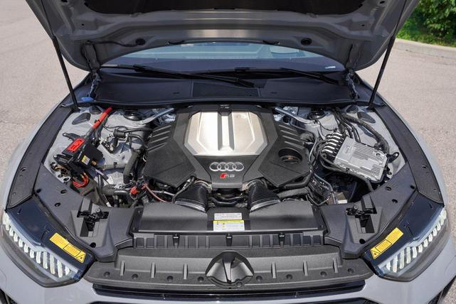 Photo of 2022 Gray Audi RS 7