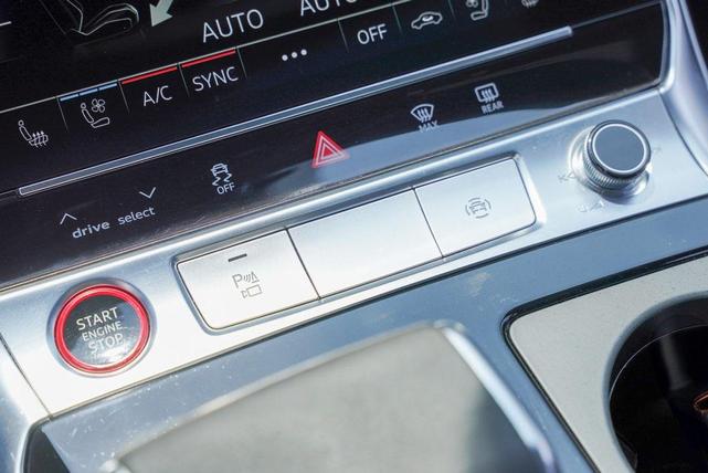 Photo of 2022 Gray Audi RS 7