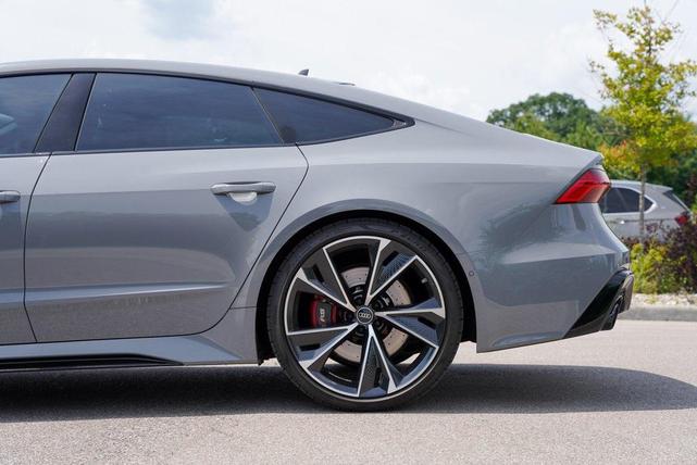 Photo of 2022 Gray Audi RS 7