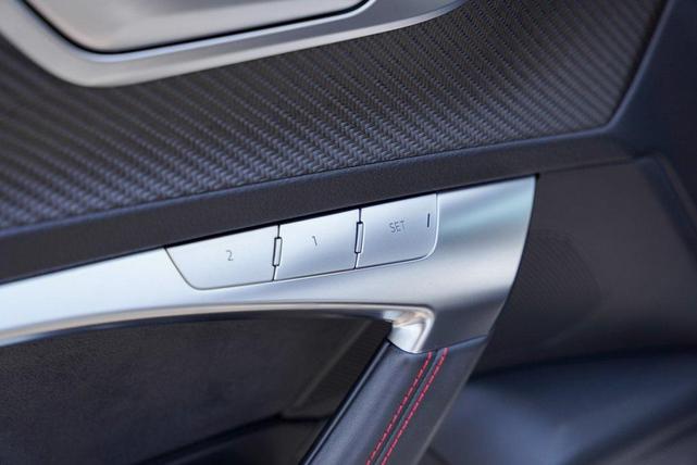 Photo of 2022 Gray Audi RS 7