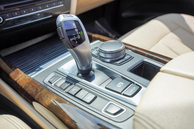 Photo of 2017 Atlas Cedar Metallic BMW X5 eDrive