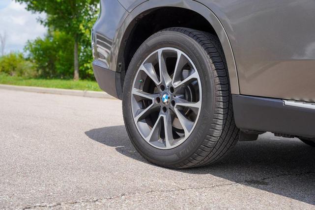 Photo of 2017 Atlas Cedar Metallic BMW X5 eDrive