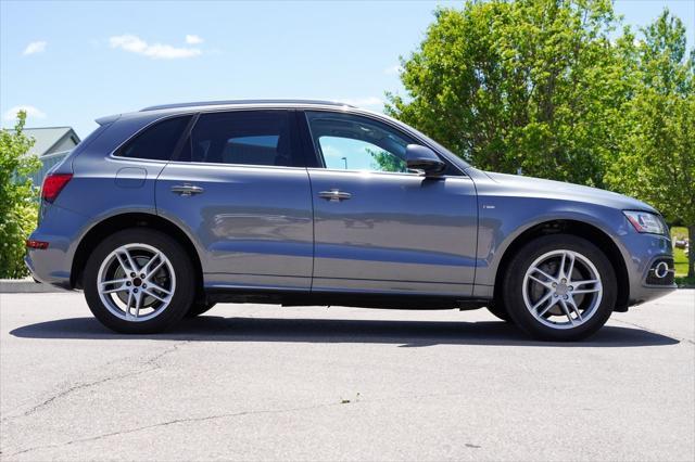Photo of 2016 Monsoon Gray Metallic Audi Q5